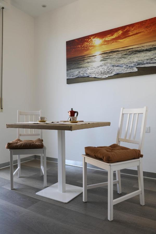 Interno 11 City View With Kitchen - 70 Mq Bari Exterior photo